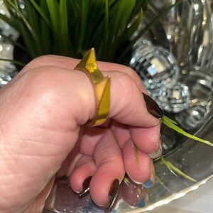 # 701 (L) New self-defense /Survival Cat Ear Spiked ring large